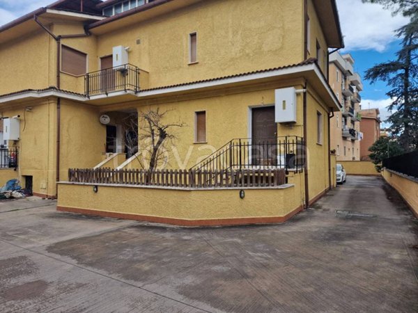 appartamento in vendita a Guidonia Montecelio in zona Villanova