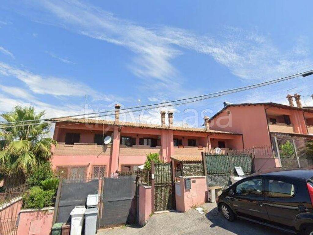 casa indipendente in vendita a Guidonia Montecelio in zona Pichini
