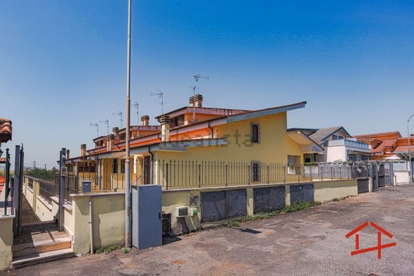 casa indipendente in vendita a Guidonia Montecelio in zona Marco Simone