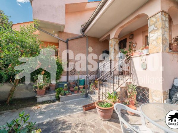 casa indipendente in vendita a Guidonia Montecelio in zona Marco Simone