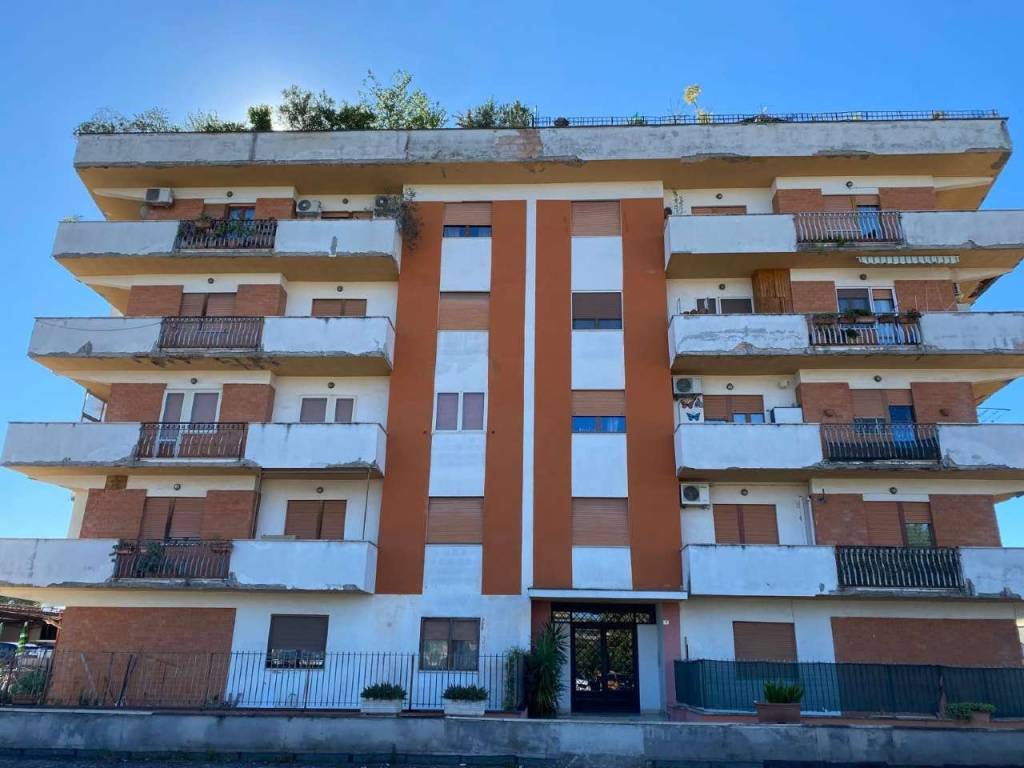 appartamento in vendita a Guidonia Montecelio in zona Montecelio