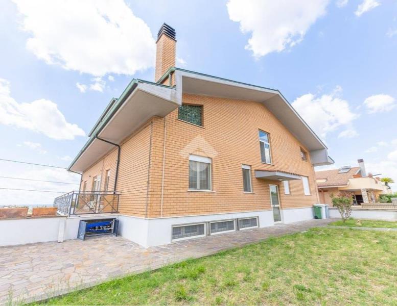 appartamento in vendita a Guidonia Montecelio in zona Setteville