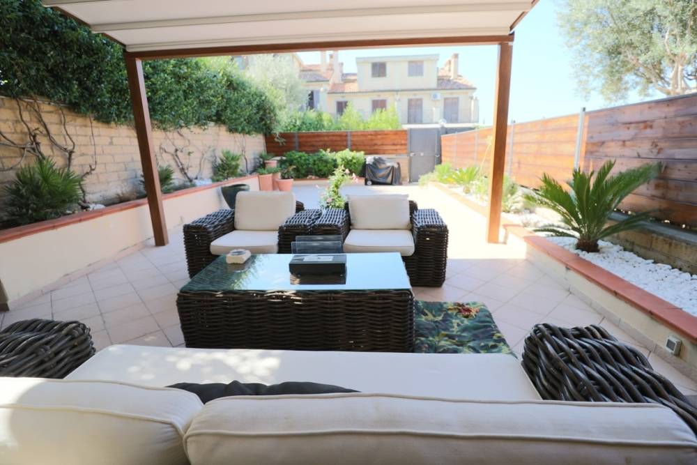 casa indipendente in vendita a Guidonia Montecelio in zona Marco Simone