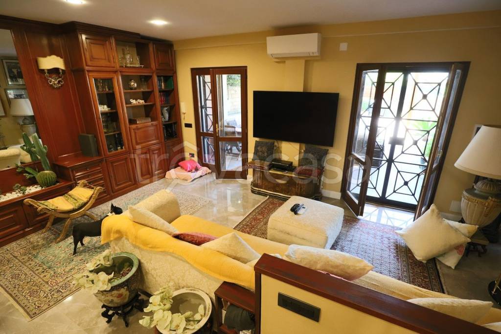 casa indipendente in vendita a Guidonia Montecelio in zona Marco Simone