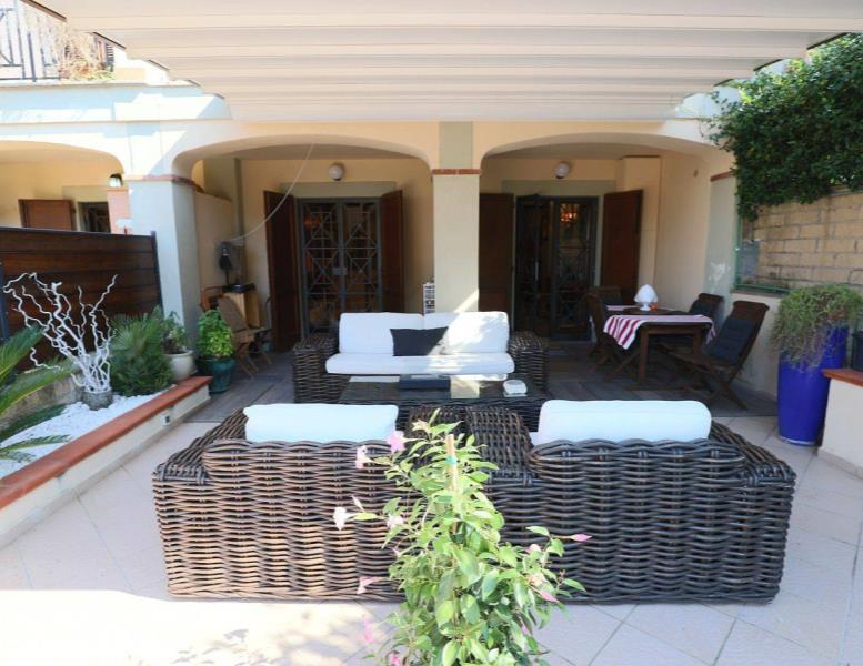 casa indipendente in vendita a Guidonia Montecelio in zona Marco Simone