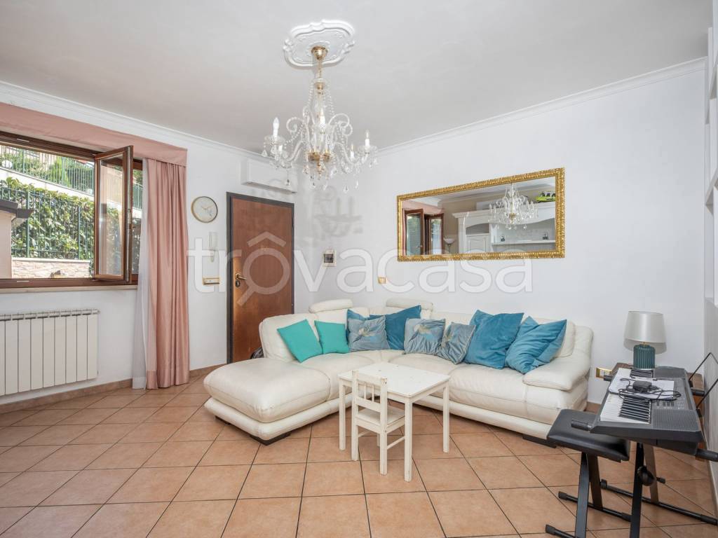 appartamento in vendita a Guidonia Montecelio in zona Colleverde