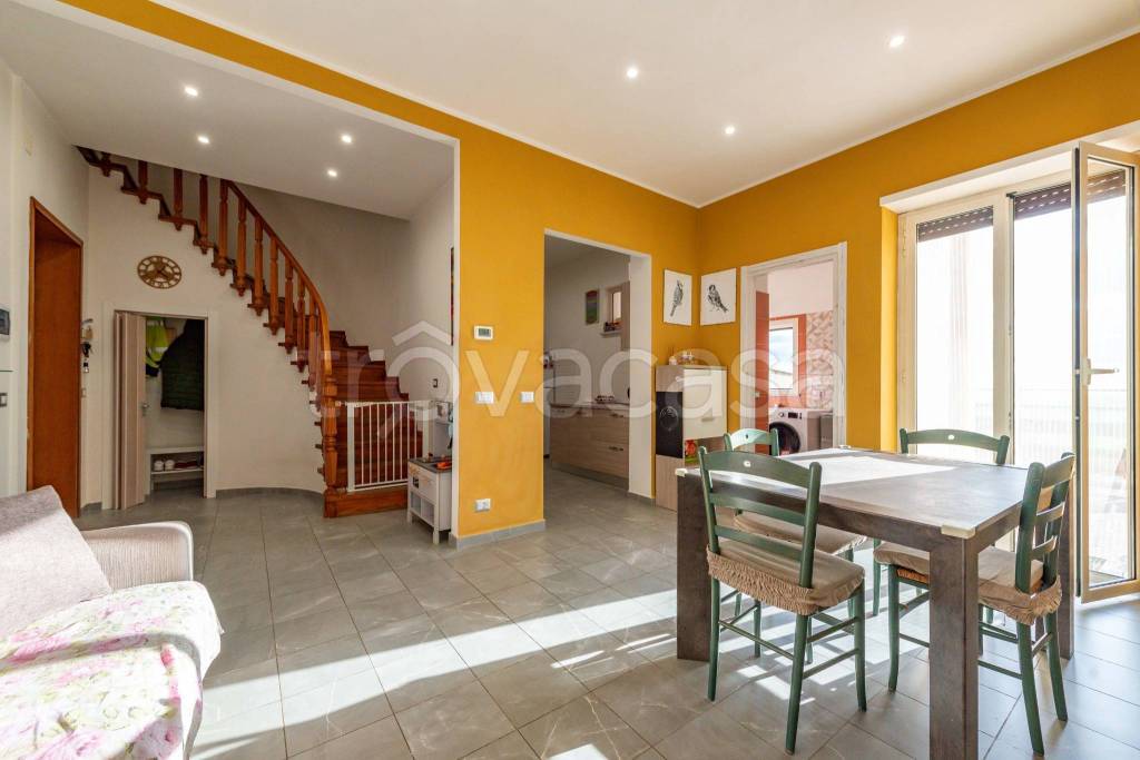 appartamento in vendita a Guidonia Montecelio in zona Montecelio