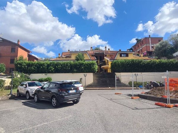 appartamento in vendita a Guidonia Montecelio in zona Marco Simone