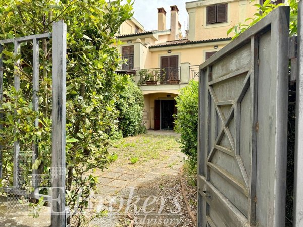 appartamento in vendita a Guidonia Montecelio in zona Marco Simone