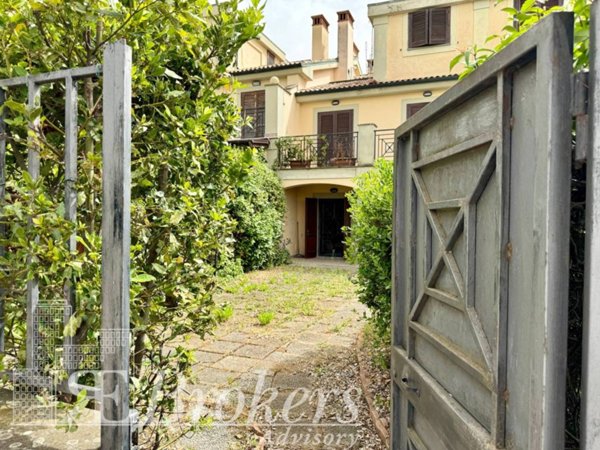 casa indipendente in vendita a Guidonia Montecelio in zona Marco Simone