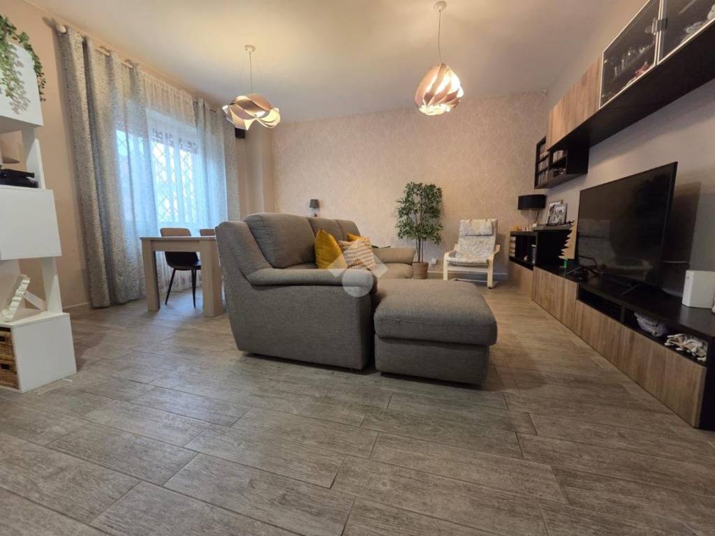 appartamento in vendita a Guidonia Montecelio in zona Guidonia