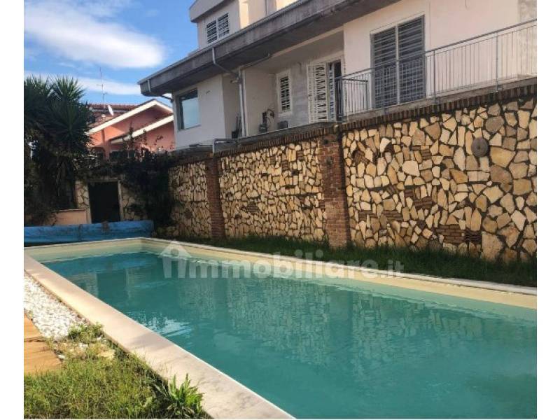 villa in vendita a Guidonia Montecelio in zona Marco Simone