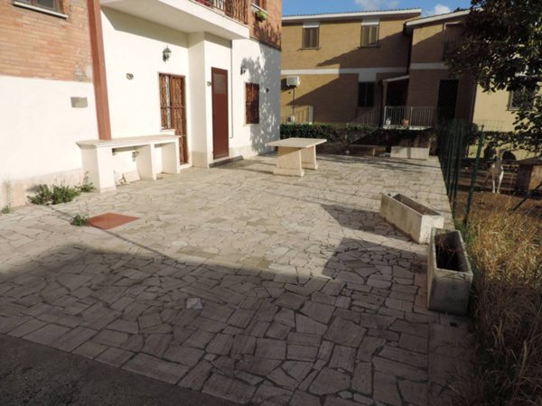 appartamento in vendita a Guidonia Montecelio in zona Guidonia