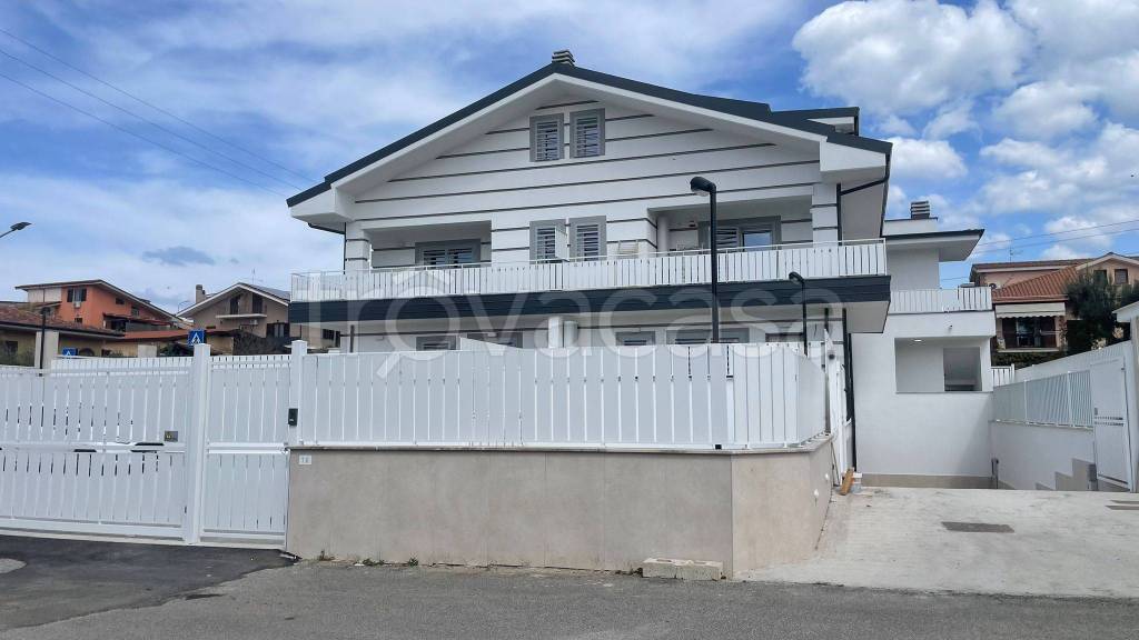 appartamento in vendita a Guidonia Montecelio in zona Setteville