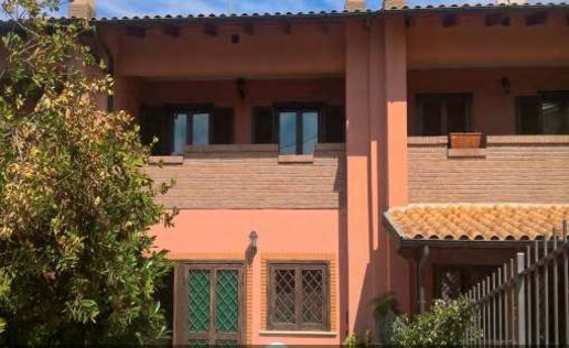 casa indipendente in vendita a Guidonia Montecelio in zona Pichini