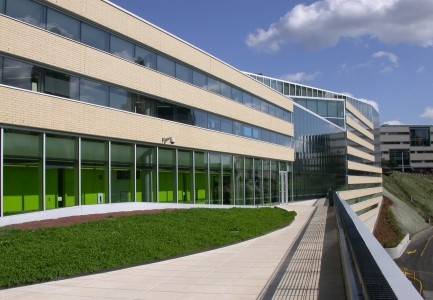 locale commerciale in vendita a Guidonia Montecelio in zona Guidonia