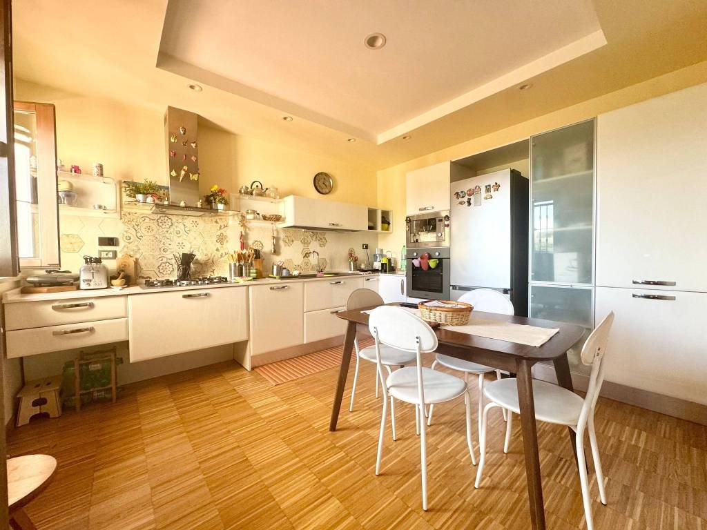 casa indipendente in vendita a Guidonia Montecelio in zona Setteville