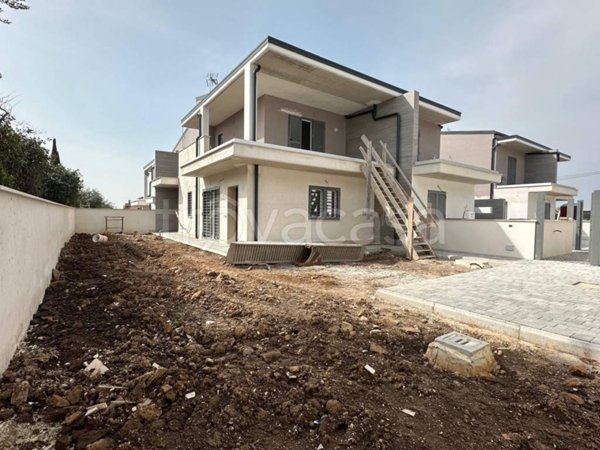 casa indipendente in vendita a Guidonia Montecelio in zona Setteville