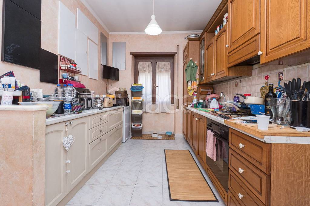 appartamento in vendita a Guidonia Montecelio in zona Setteville