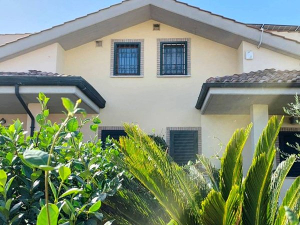 casa indipendente in vendita a Guidonia Montecelio in zona Marco Simone