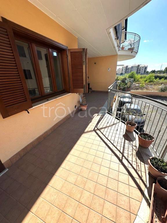 appartamento in vendita a Guidonia Montecelio in zona Villalba