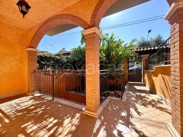 casa indipendente in vendita a Guidonia Montecelio in zona Setteville