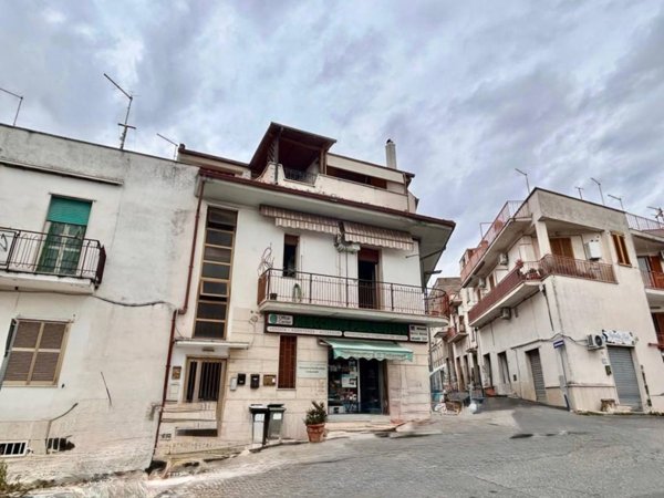 appartamento in vendita a Guidonia Montecelio in zona Guidonia