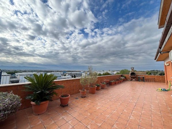 appartamento in vendita a Guidonia Montecelio in zona Guidonia