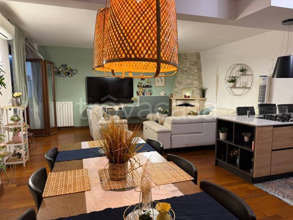 casa indipendente in vendita a Guidonia Montecelio in zona Marco Simone