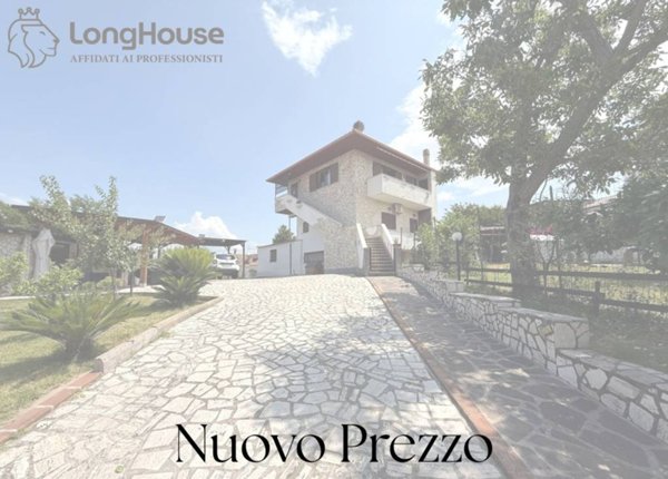 casa indipendente in vendita a Guidonia Montecelio in zona Marco Simone