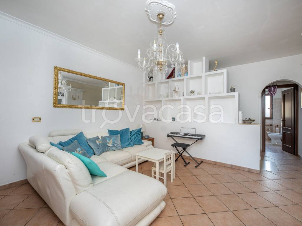 appartamento in vendita a Guidonia Montecelio in zona Colleverde