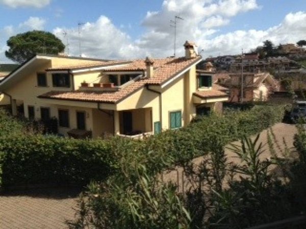casa indipendente in vendita a Guidonia Montecelio in zona Marco Simone