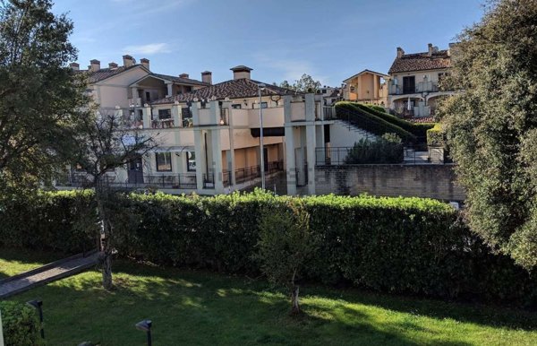 appartamento in vendita a Guidonia Montecelio in zona Marco Simone