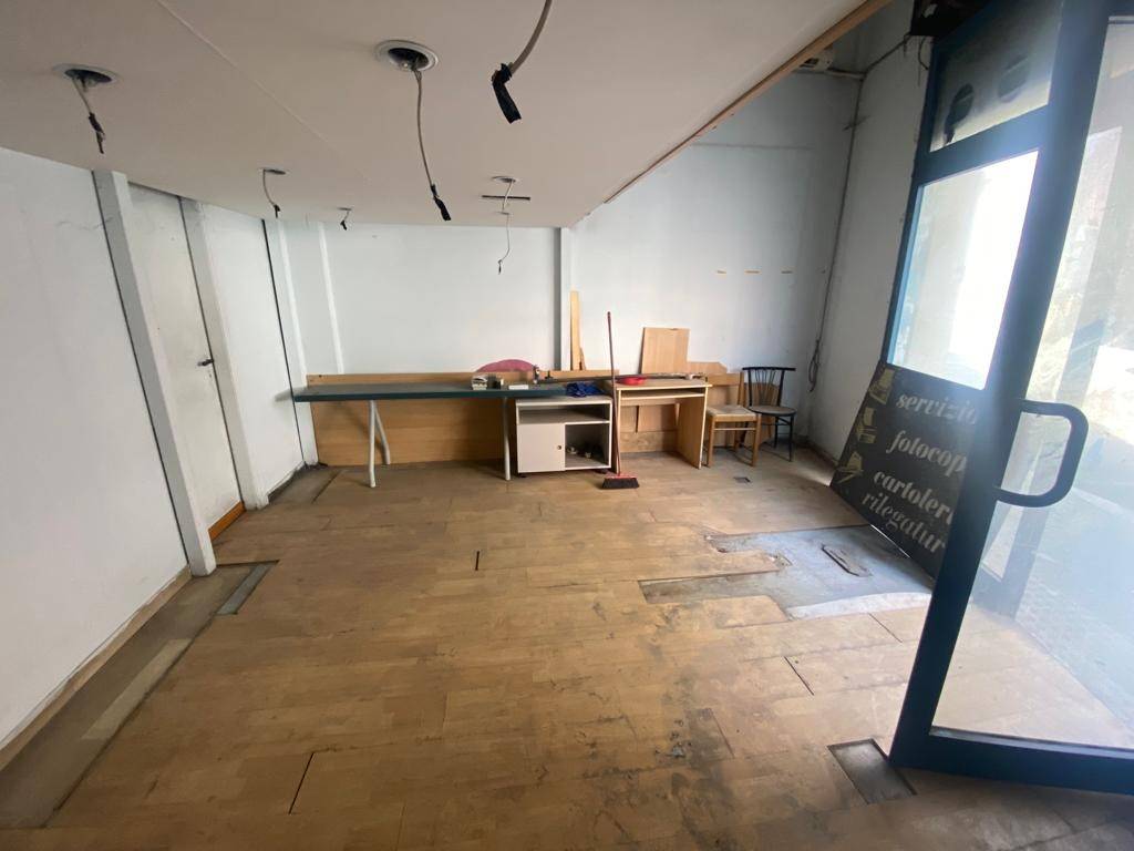 negozio in vendita a Guidonia Montecelio in zona Villalba