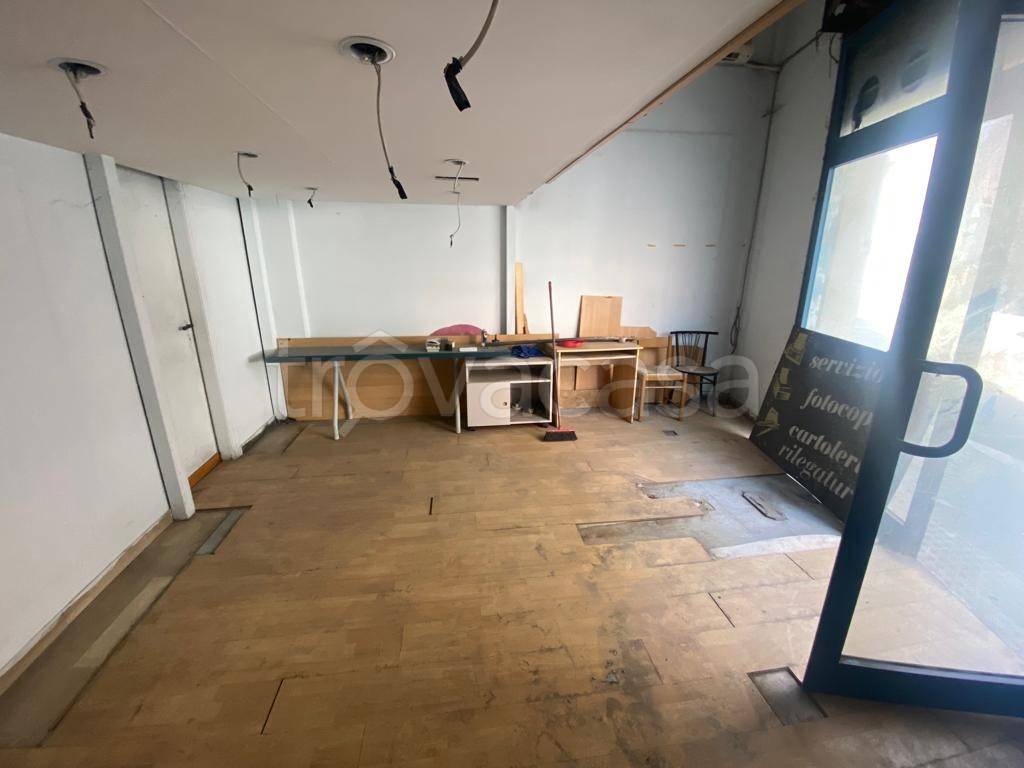 negozio in vendita a Guidonia Montecelio in zona Villalba