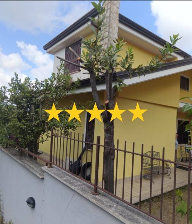 casa indipendente in vendita a Guidonia Montecelio in zona Pichini