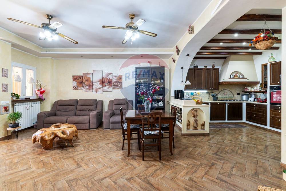 appartamento in vendita a Guidonia Montecelio in zona Guidonia