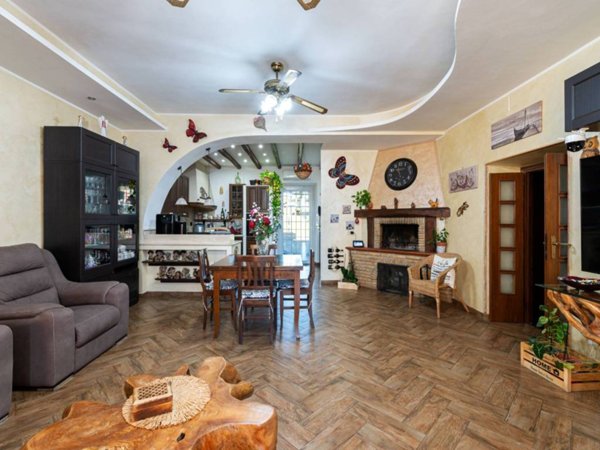 appartamento in vendita a Guidonia Montecelio in zona Guidonia