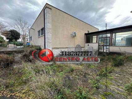 locale commerciale in vendita a Guidonia Montecelio in zona Montecelio