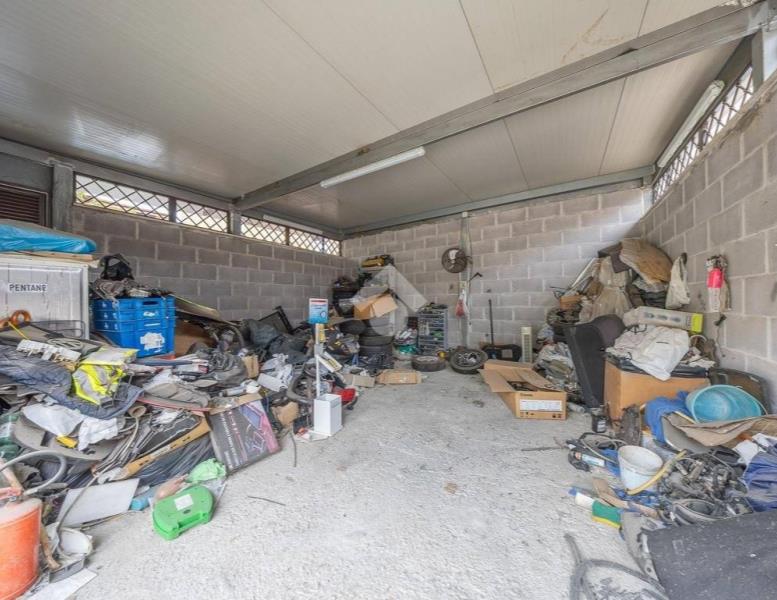 locale commerciale in vendita a Guidonia Montecelio in zona Villalba