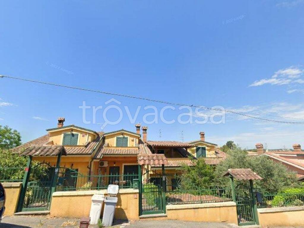 casa indipendente in vendita a Guidonia Montecelio in zona Pichini