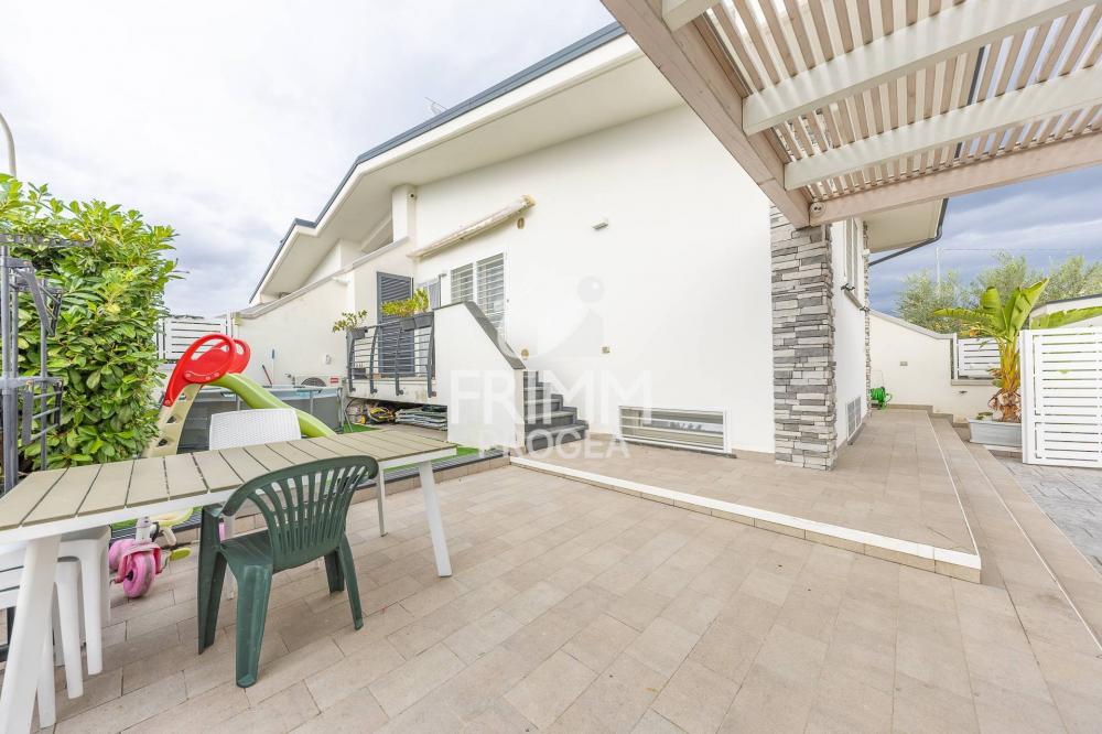 villa in vendita a Guidonia Montecelio in zona Setteville