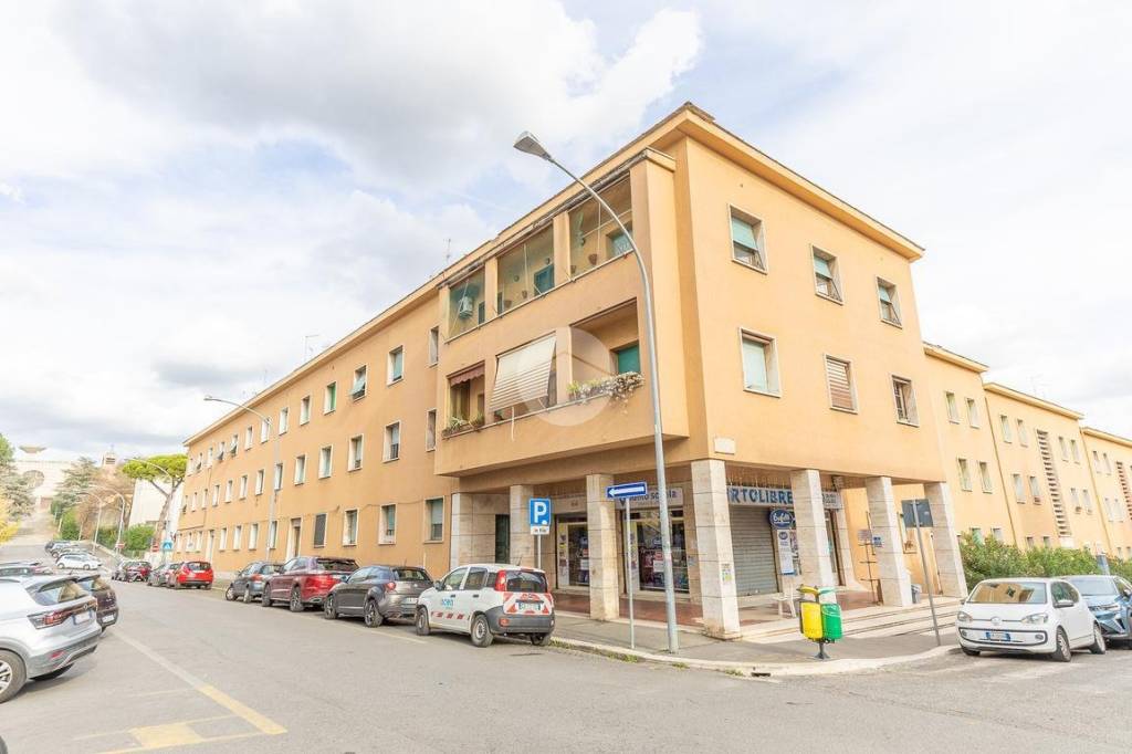 appartamento in vendita a Guidonia Montecelio in zona Guidonia