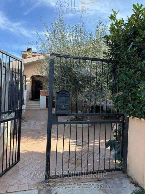 casa indipendente in vendita a Guidonia Montecelio in zona Montecelio