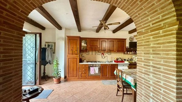 esavano in vendita a Guidonia Montecelio