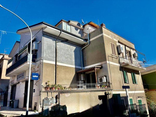 appartamento in vendita a Guidonia Montecelio in zona Guidonia