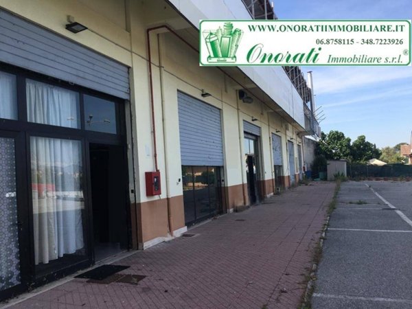 locale di sgombero in vendita a Guidonia Montecelio in zona Setteville