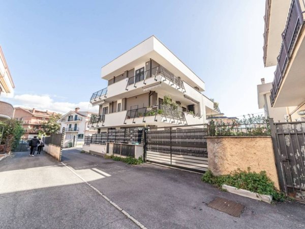 appartamento in vendita a Guidonia Montecelio