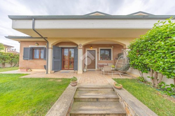 casa indipendente in vendita a Guidonia Montecelio in zona Marco Simone