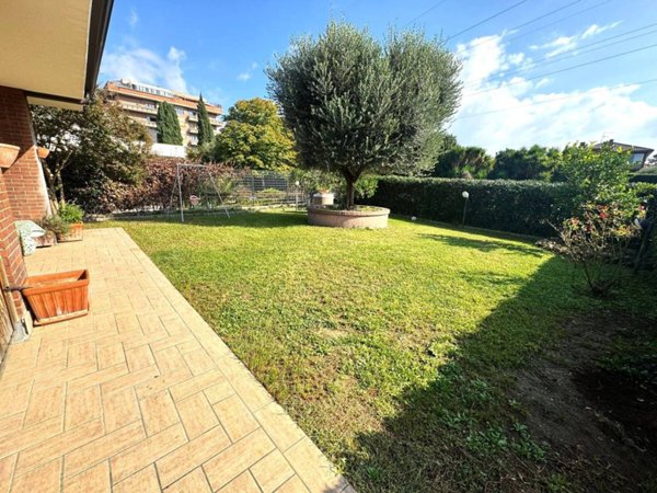 casa indipendente in vendita a Guidonia Montecelio